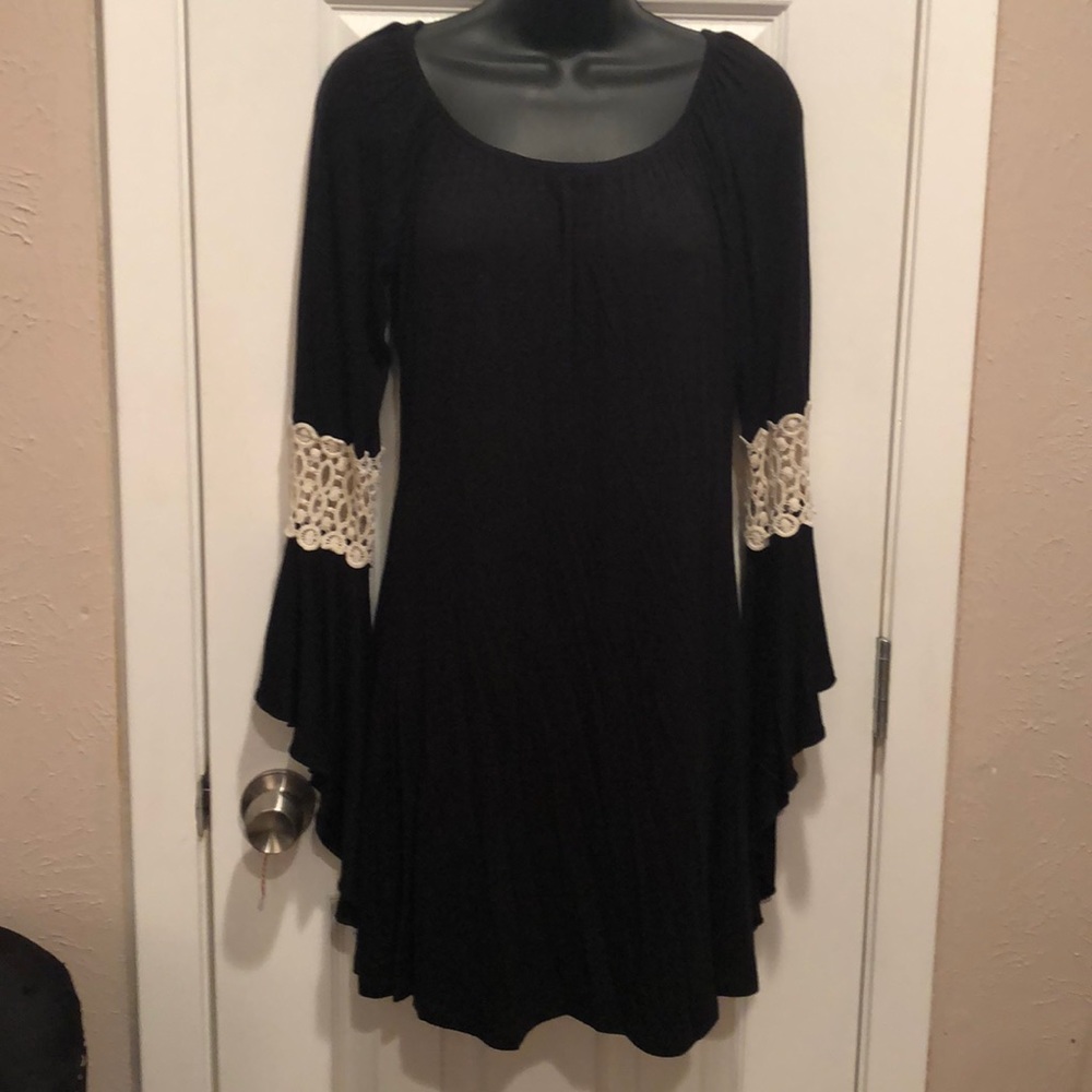 Bell sleeve tunic dress